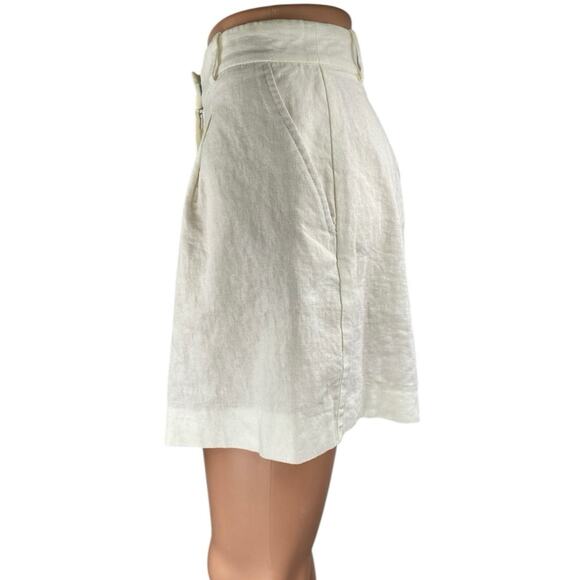 Zara Women's White Pleated High Waisted Straight Casual Mini Shorts Size M - Picture 2 of 4
